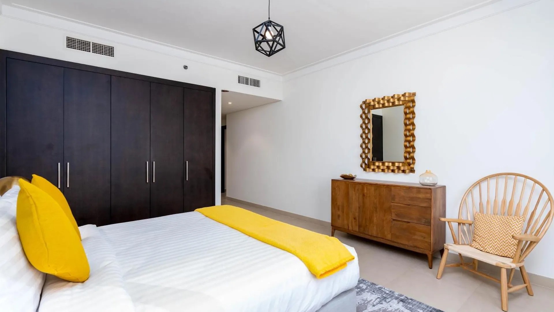 Ultimate Stay / 7 People / Spacious / Dubai Creek With Marina Views 0*,  United Arab Emirates